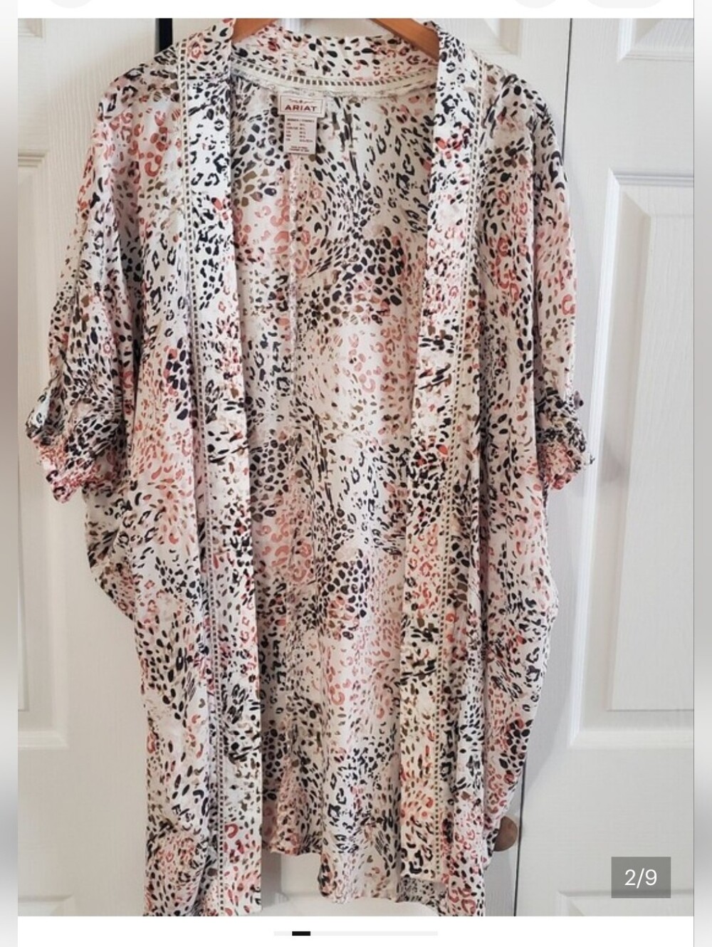 ARIAT SWEET SPRING KIMONO WRAP. MED/LARGE. ANIMAL PRINT